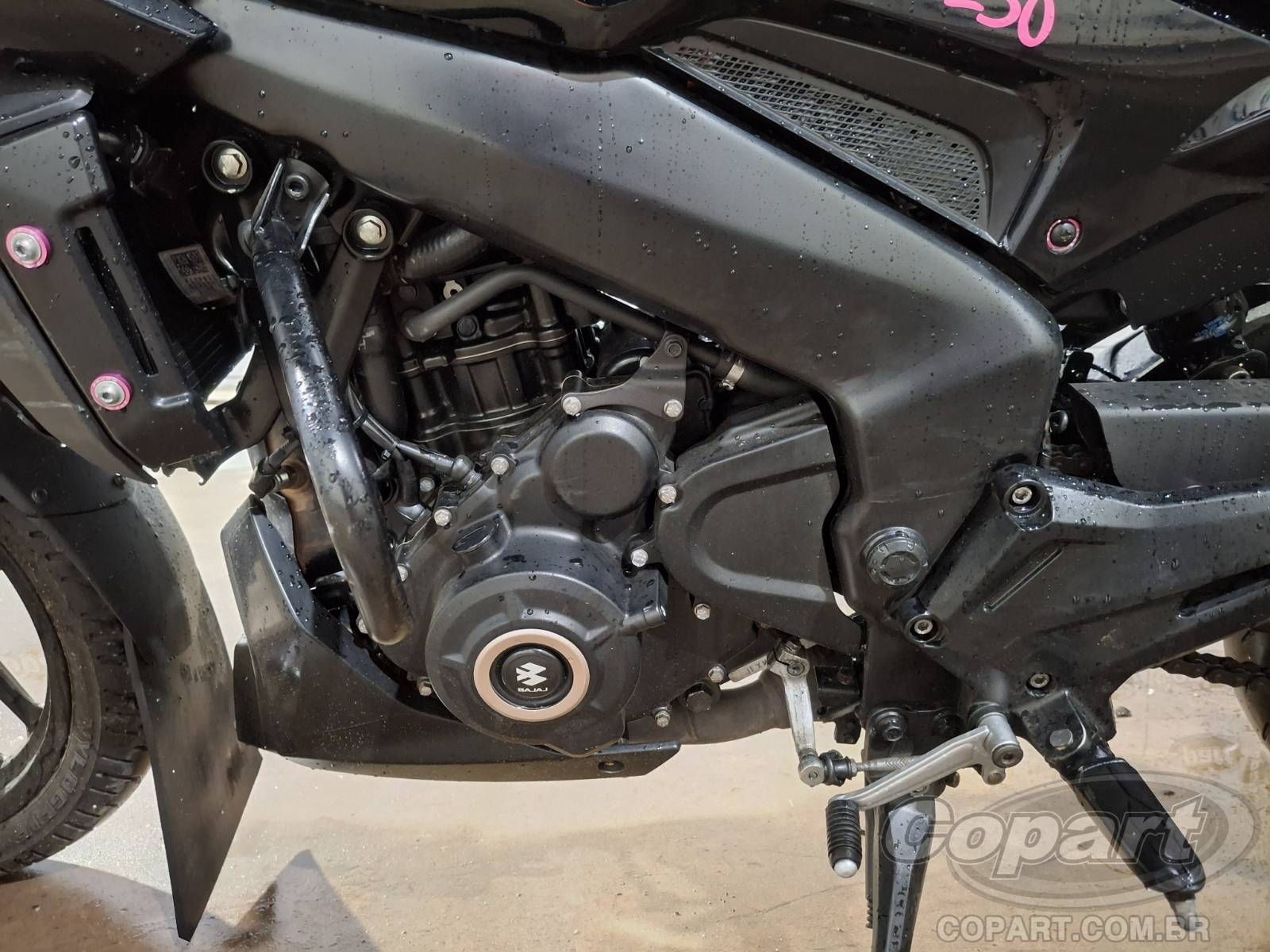 2025 BAJAJ DOMINAR — foto 5 de 10