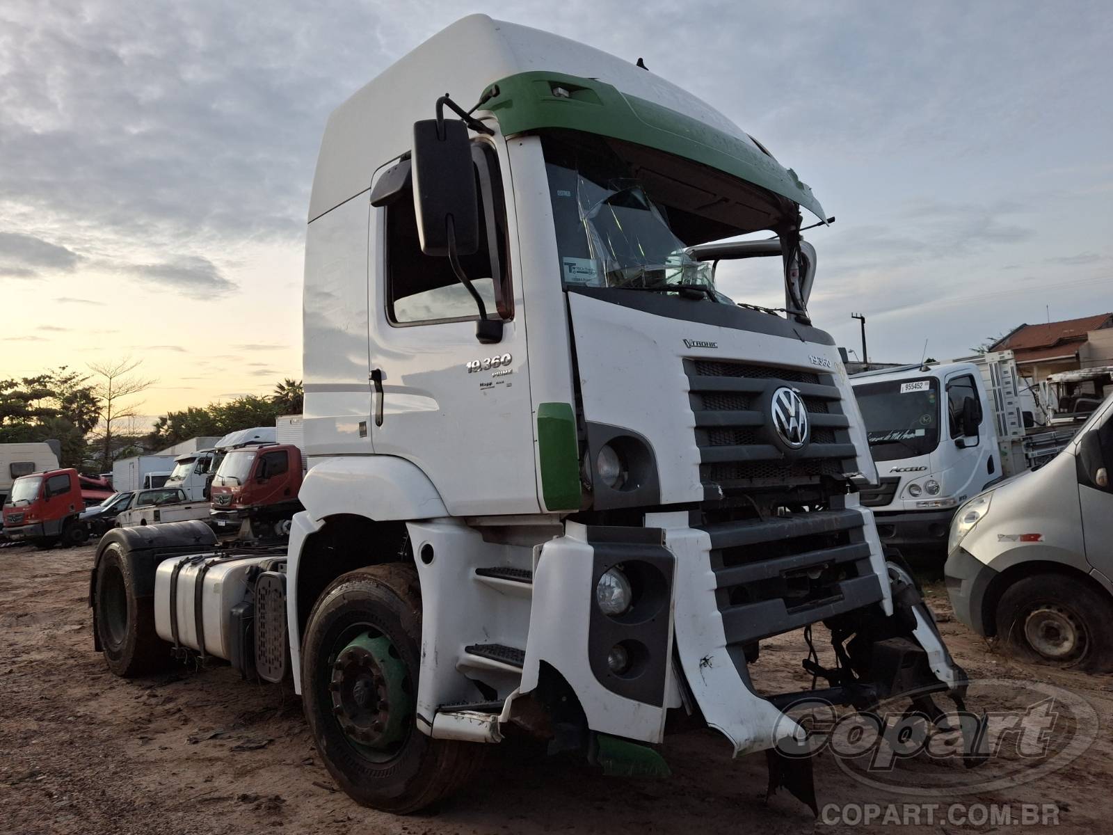 Veículo VOLKSWAGEN Constellation Volkswagen Constellation 19.360 Tractor 8.9 I6 2023 Médio Estado 2023 em leilão
