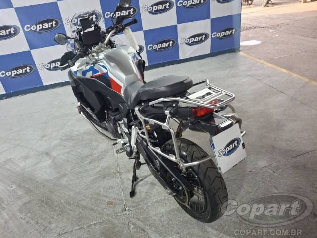 2025 BMW F 900 