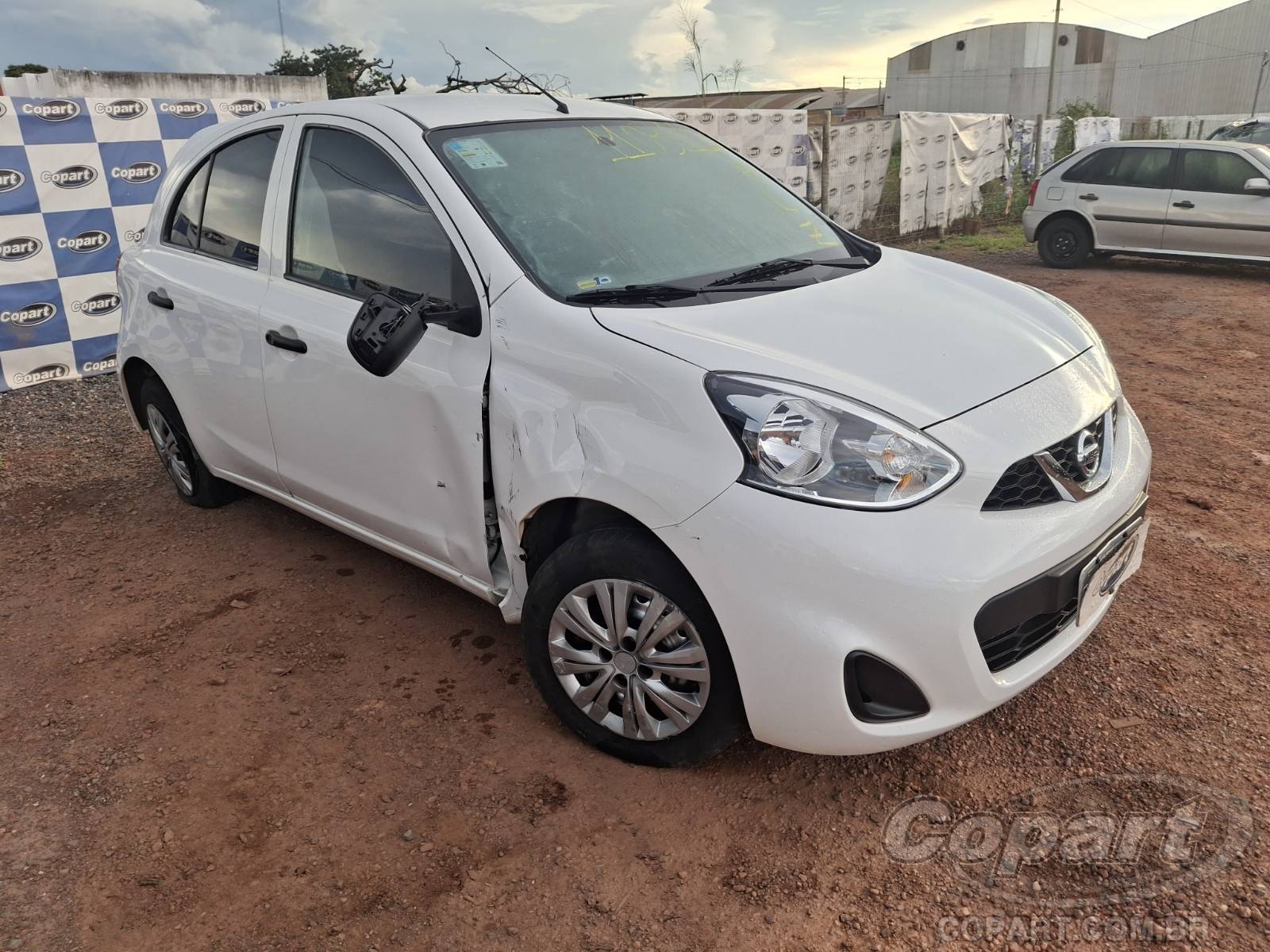 NISSAN MARCH 2017