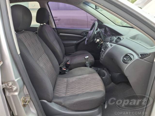 2006 FORD FOCUS SEDAN 