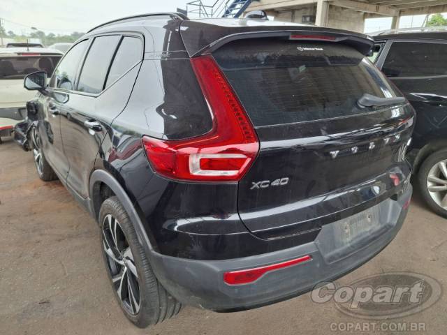 2021 VOLVO XC40 
