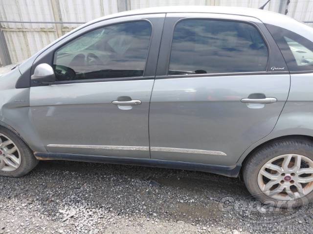 2015 FIAT GRAND SIENA 