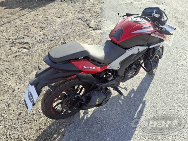 2025 BAJAJ DOMINAR 