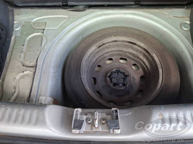 2011 VOLKSWAGEN FOX 