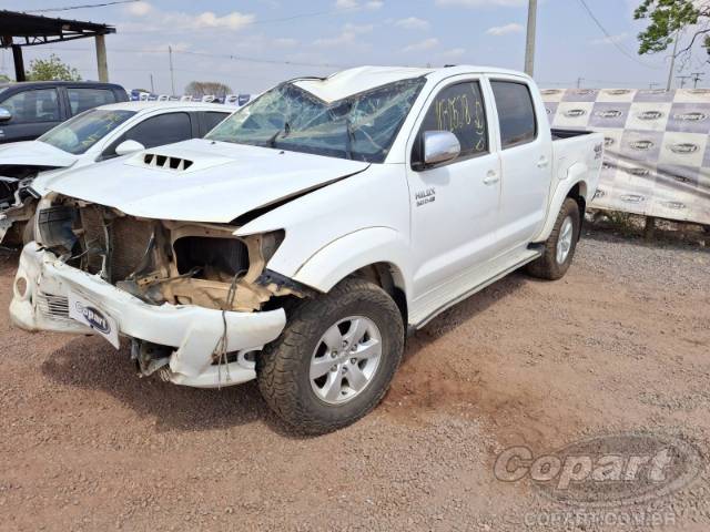 2015 TOYOTA HILUX CD 