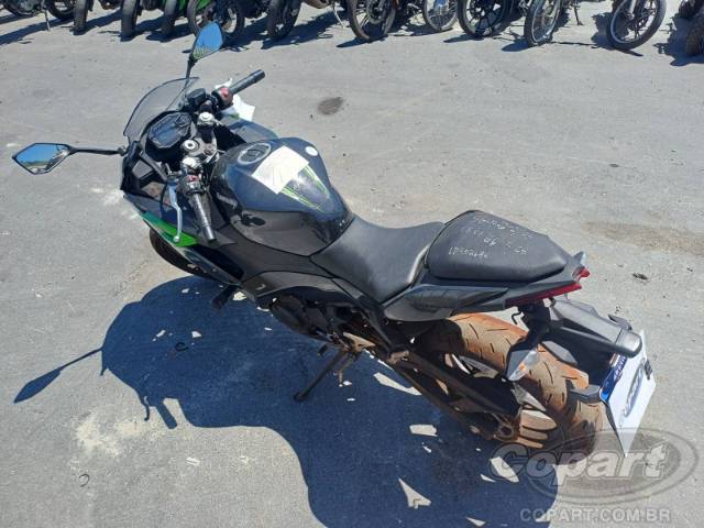 2025 KAWASAKI NINJA 500 