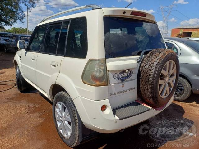 2011 MITSUBISHI PAJERO TR4 