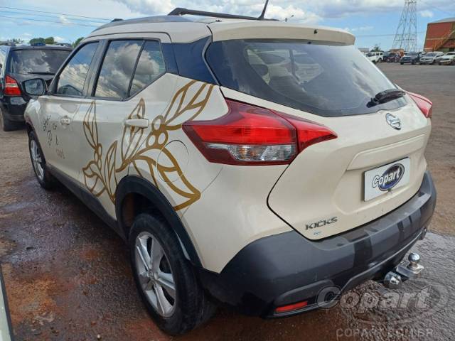 2020 NISSAN KICKS 