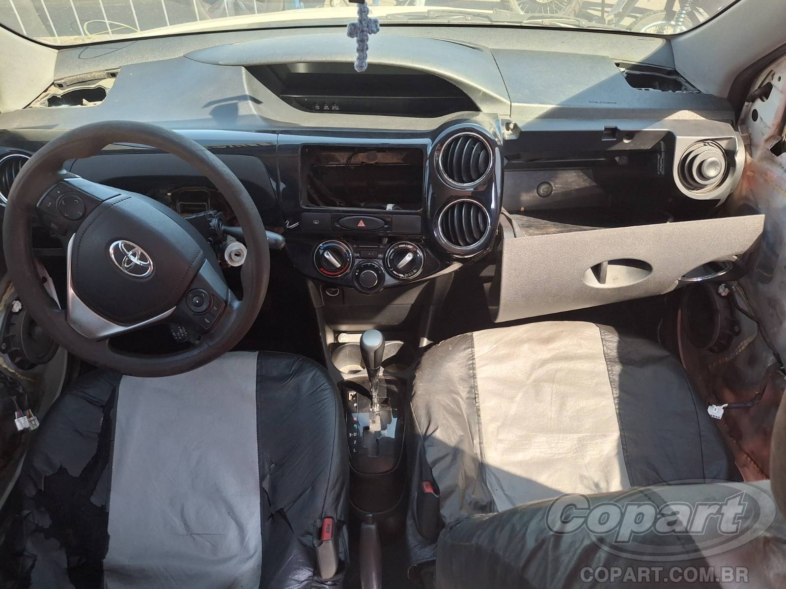 2017 TOYOTA ETIOS SEDA — foto 9 de 11