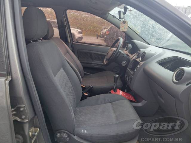2004 FORD FIESTA 