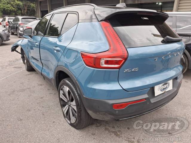 2023 VOLVO XC40 
