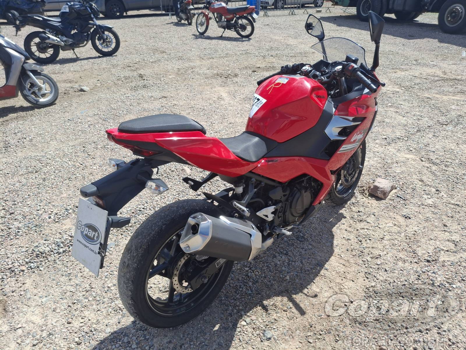 2023 KAWASAKI NINJA 400 — foto 4 de 10