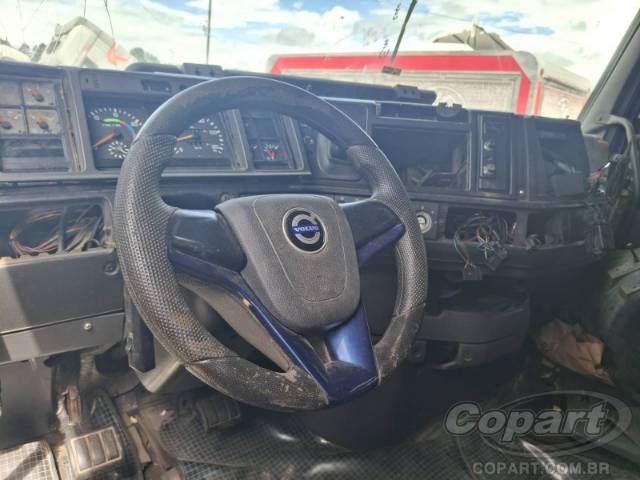 2000 VOLVO NH12 