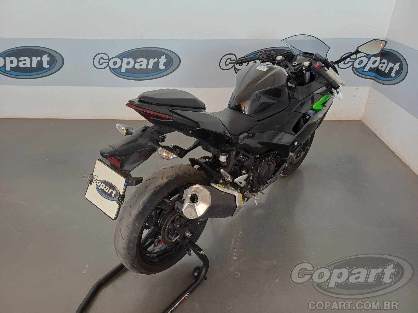 Foto 4: 2025 KAWASAKI NINJA 500