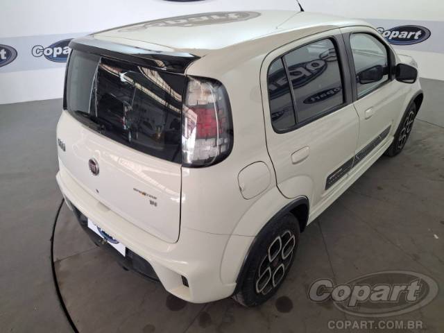 2015 FIAT UNO 