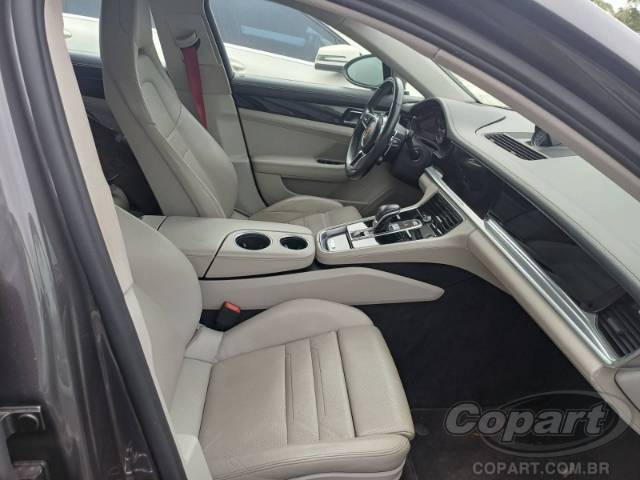 2018 PORSCHE PANAMERA 