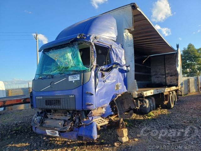 2021 VOLVO VM 