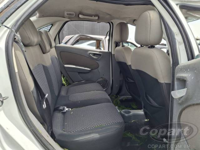 2015 FIAT GRAND SIENA 