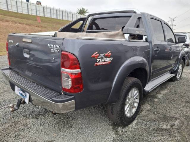 2013 TOYOTA HILUX CD 