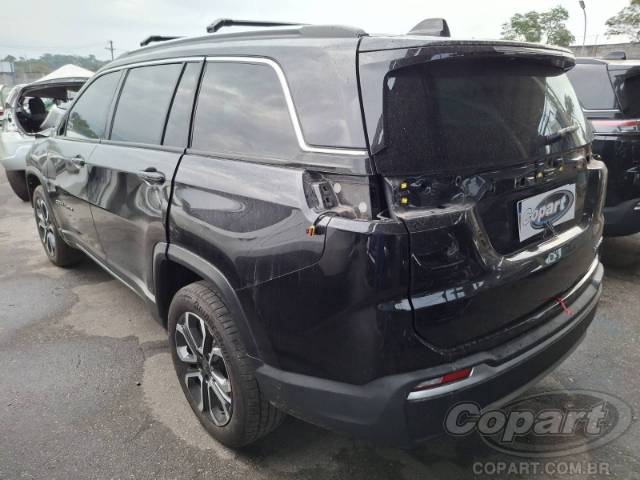 2025 JEEP COMMANDER 