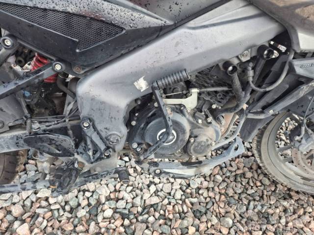 2025 BAJAJ DOMINAR 