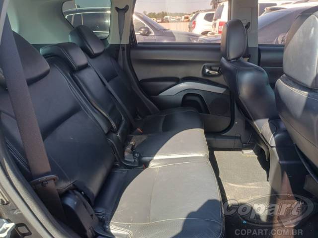 2011 MITSUBISHI OUTLANDER 