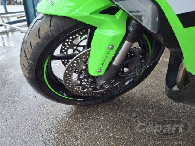 2025 KAWASAKI NINJA ZX-6R 