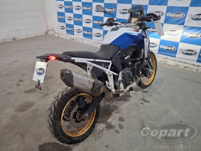 2025 BMW F 900 