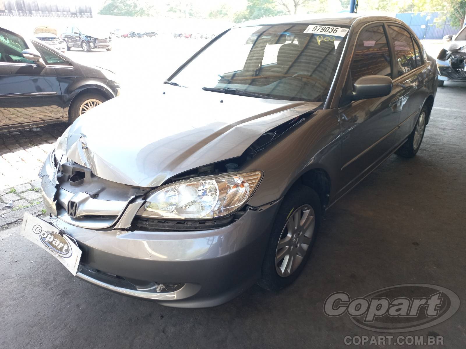 Veículo Honda Civic Honda Civic LX 1.7 16V 2004 Colisão Pequena Monta 2004 em leilão