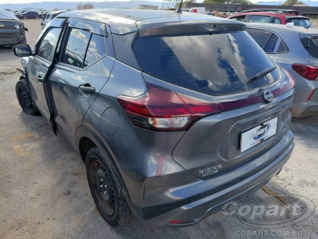 2025 NISSAN Kicks Play 