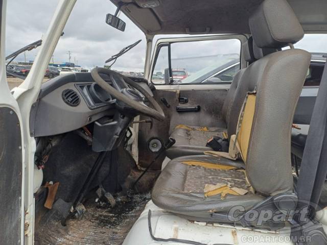 2010 VOLKSWAGEN KOMBI 