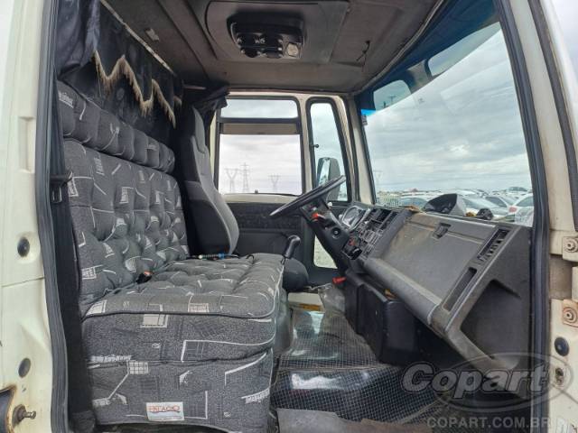 2011 FORD CARGO 815E 