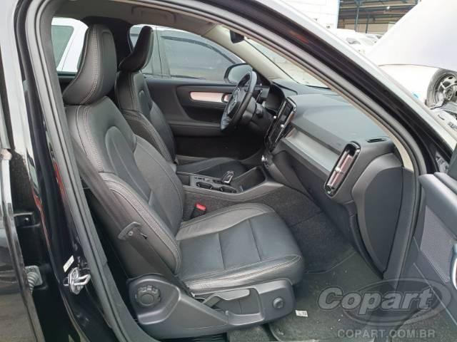 2019 VOLVO XC40 