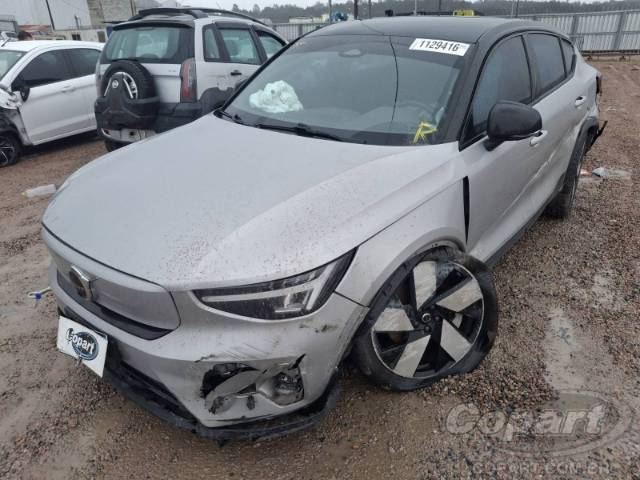 2022 VOLVO C40 