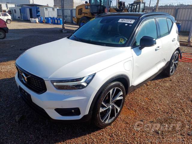 2021 VOLVO XC40 