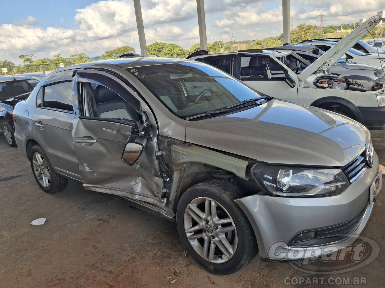 Veículo VW - VolksWagen Volkswagen VOLKSWAGEN VOYAGE 1.6 MSI 2015 em leilão