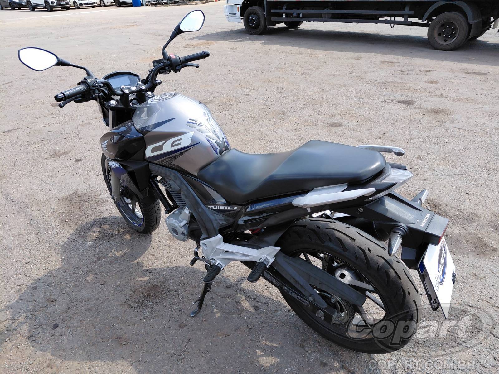 2020 HONDA CB 250 F — foto 3 de 10