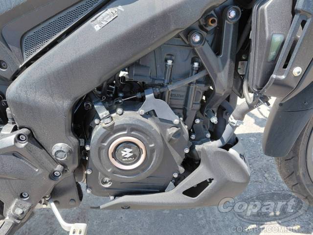 2025 BAJAJ DOMINAR 