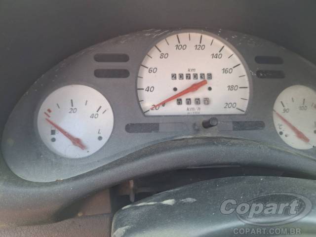 2001 CHEVROLET CORSA SEDAN 