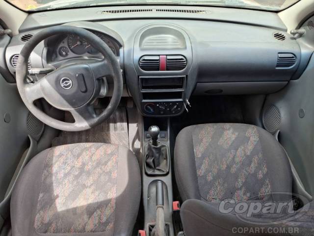 2004 CHEVROLET CORSA SEDAN 