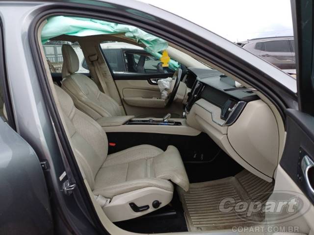 2020 VOLVO XC60 