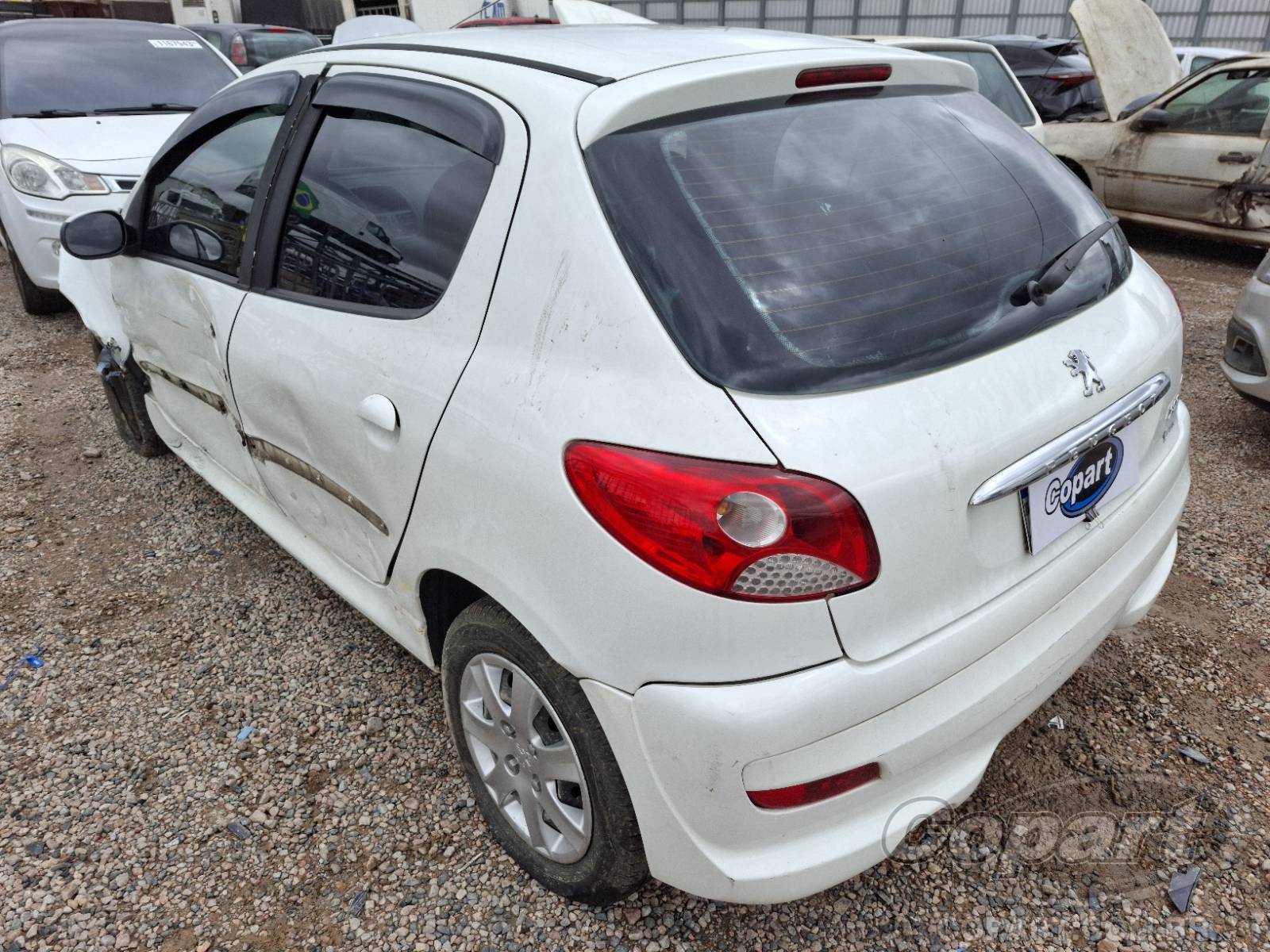 Foto 3: 2014 PEUGEOT 207