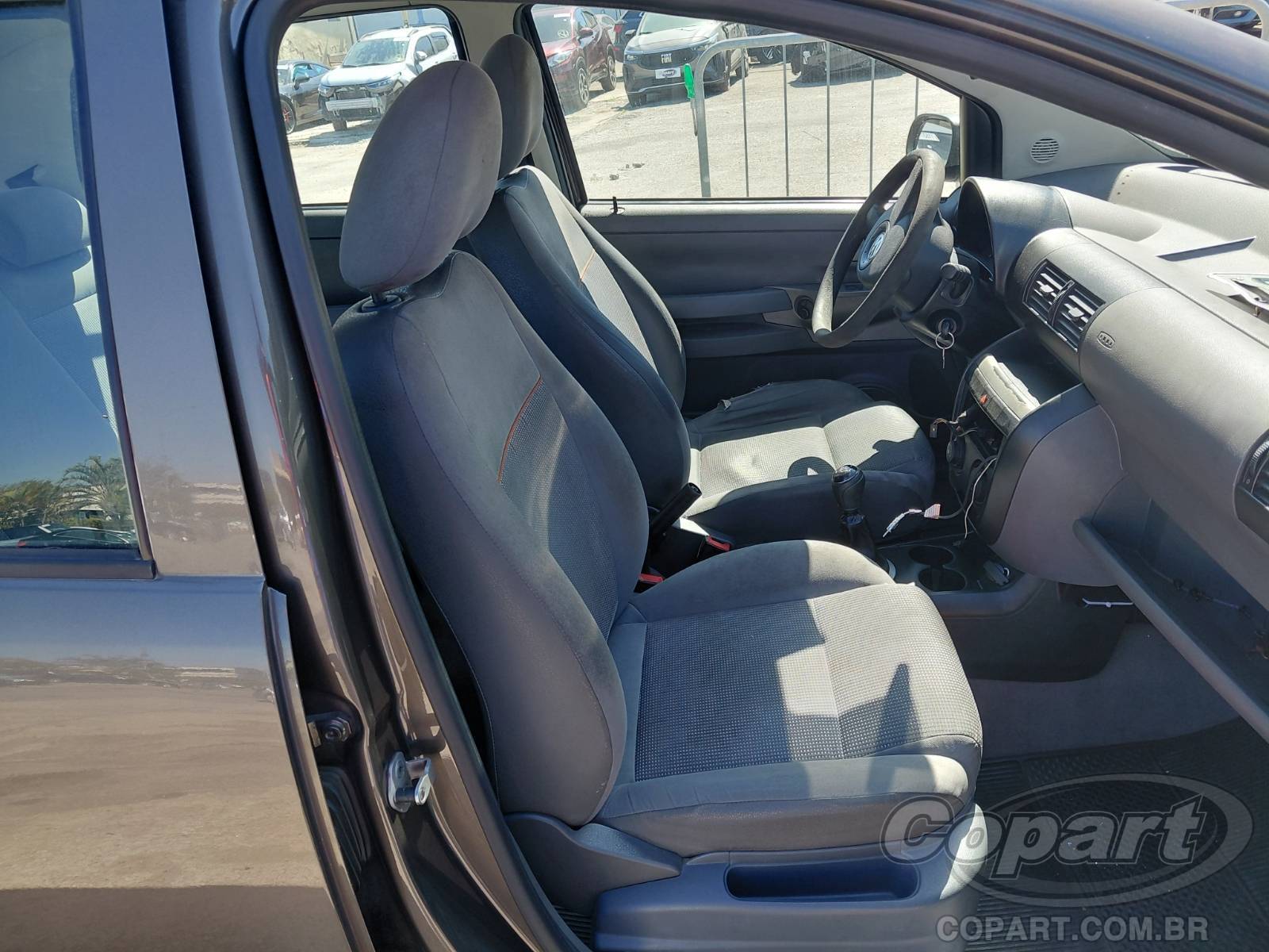 2010 VOLKSWAGEN FOX — foto 5 de 10