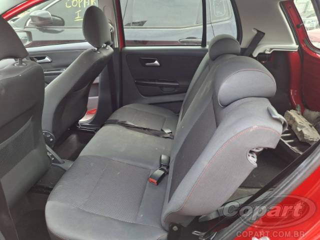 2011 VOLKSWAGEN FOX 
