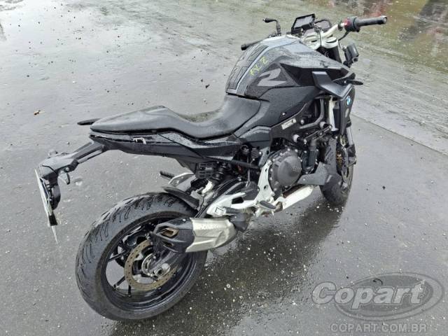 2025 BMW F 900 