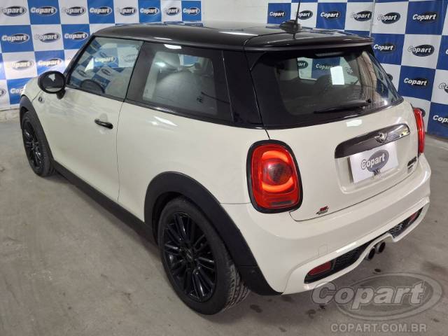 2016 MINI COOPER 