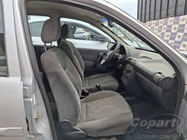 2002 CHEVROLET CORSA 