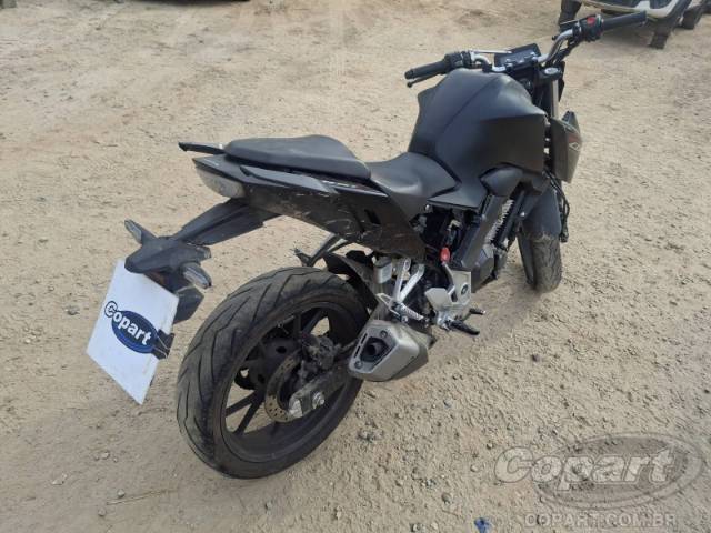 2025 HONDA CB 300F 