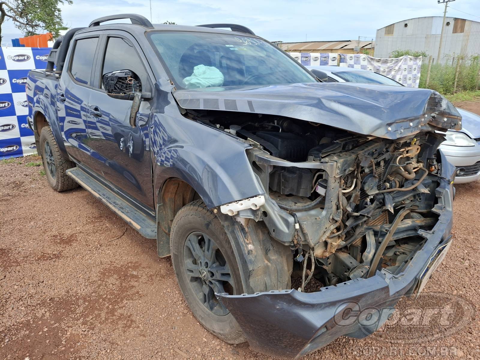 Nissan Frontier CD Attack AT 2.3 BiTurbo 2024 Médio Dano Frontal